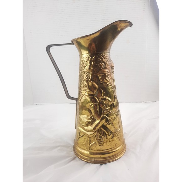 Peerage Brass Embossed Pitcher Made in England Pub Scene 10.5" Vintage - Picture 1 of 7